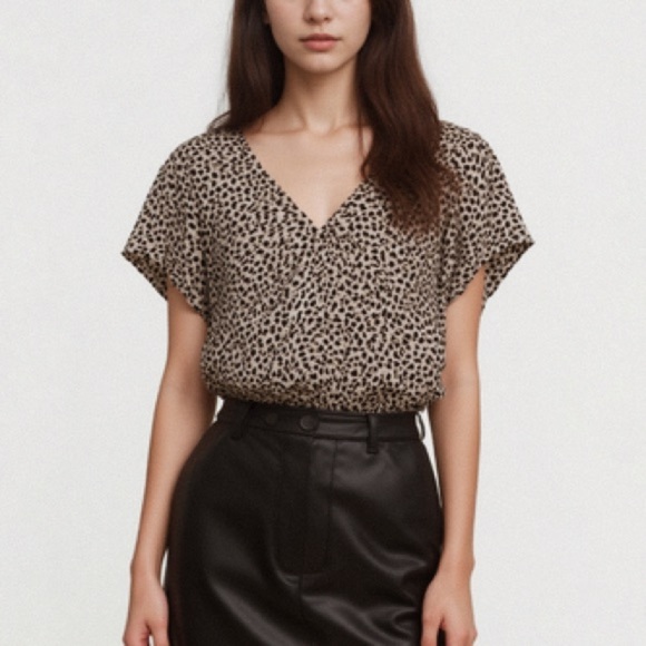 Torrid chiffon flowy short sleeve leopard top ❤️ - Picture 1 of 6